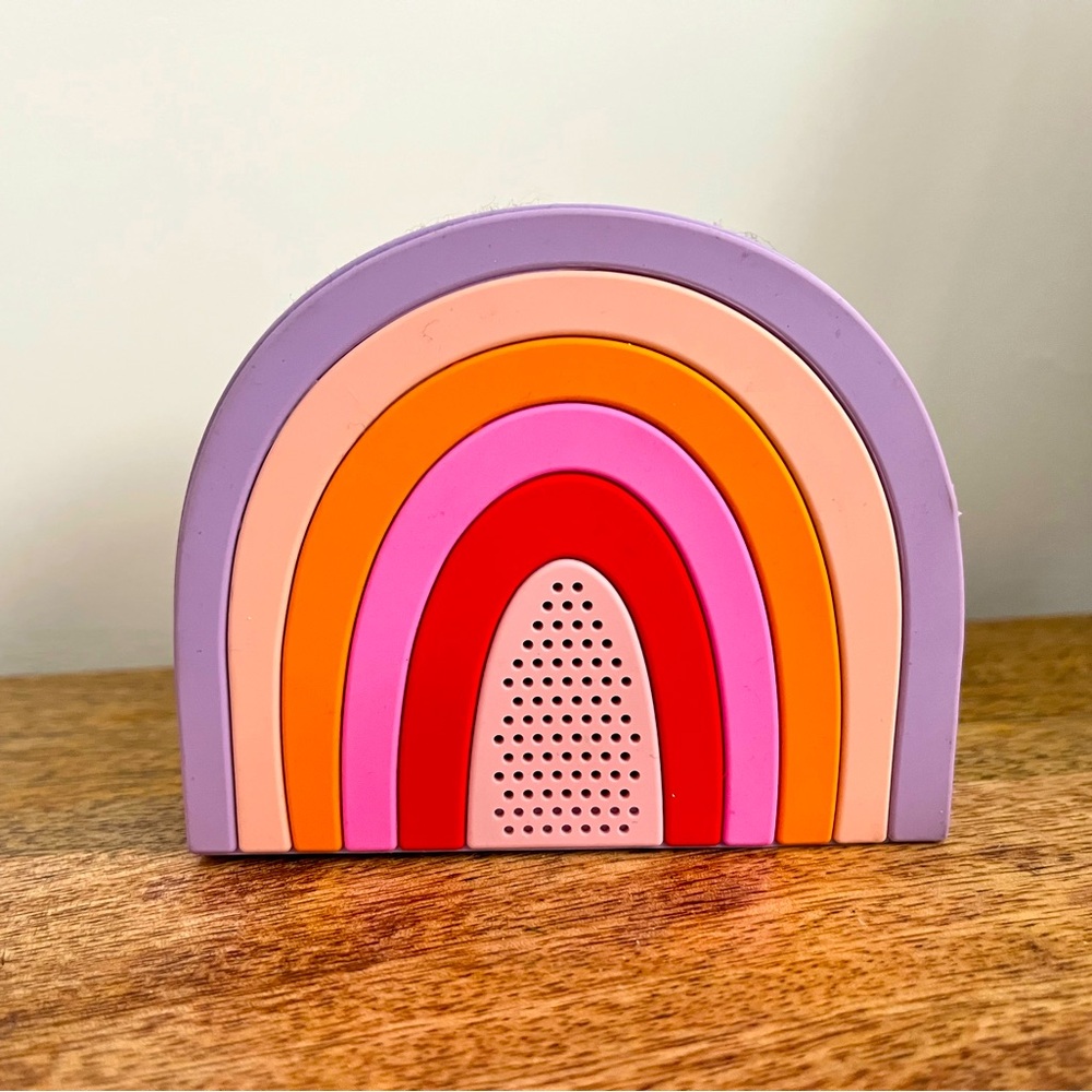 Vibrant Rainbow Portable Speaker 🌈
